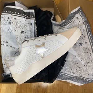 Vintage Havanas Women's White and Silver Star Sneakers